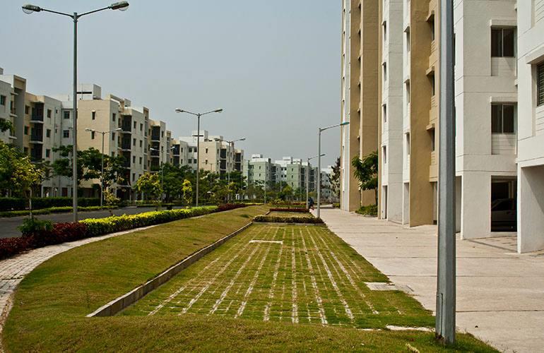 dlf-new-town-heights